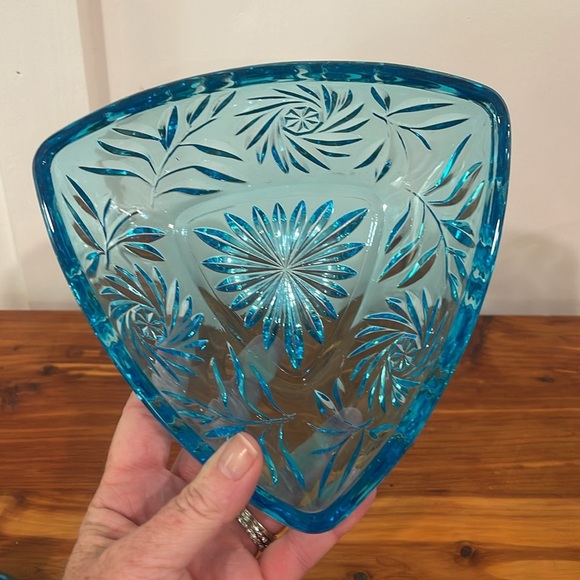 Vtg Hazel Atlas Capri Blue Glass Triangle Pinwheel Lidded Candy Dish - Picture 5 of 6